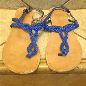 Sandals with blue woven straps